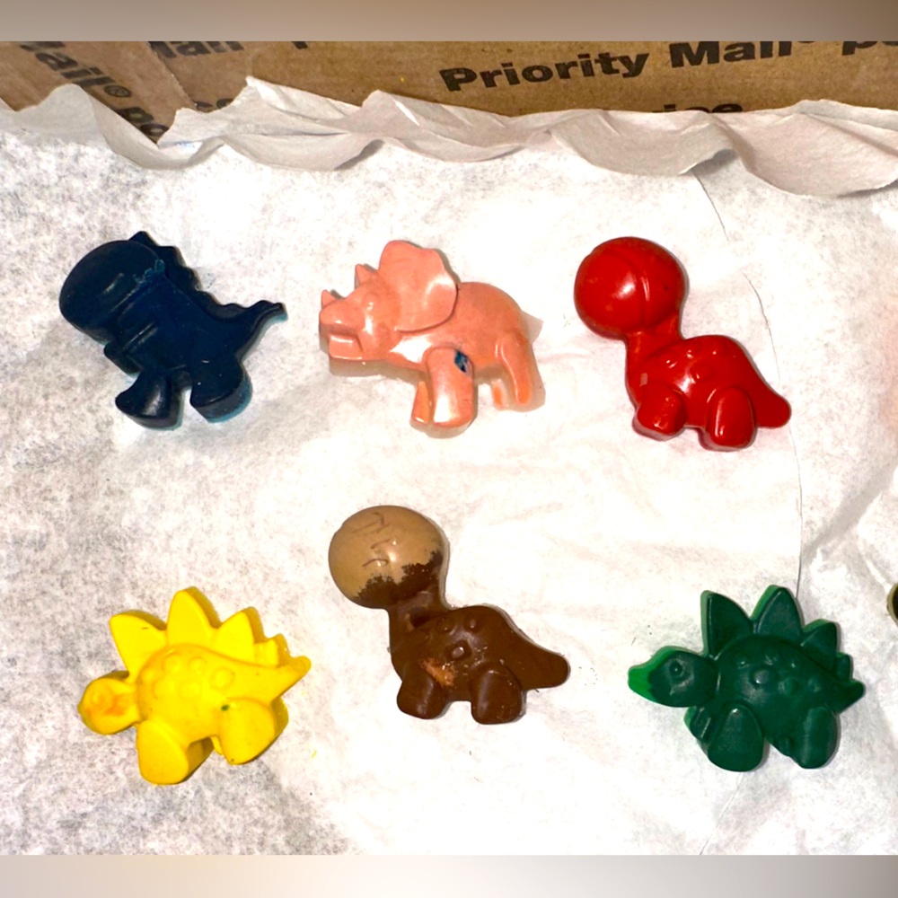 Handmade Dino Crayon Set Of 8-❄️ - Picture 7 of 9
